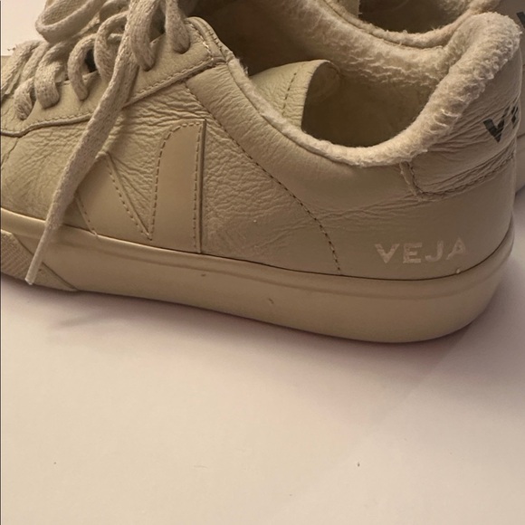 Veja Women's Off-White Sneakers - Picture 4 of 6